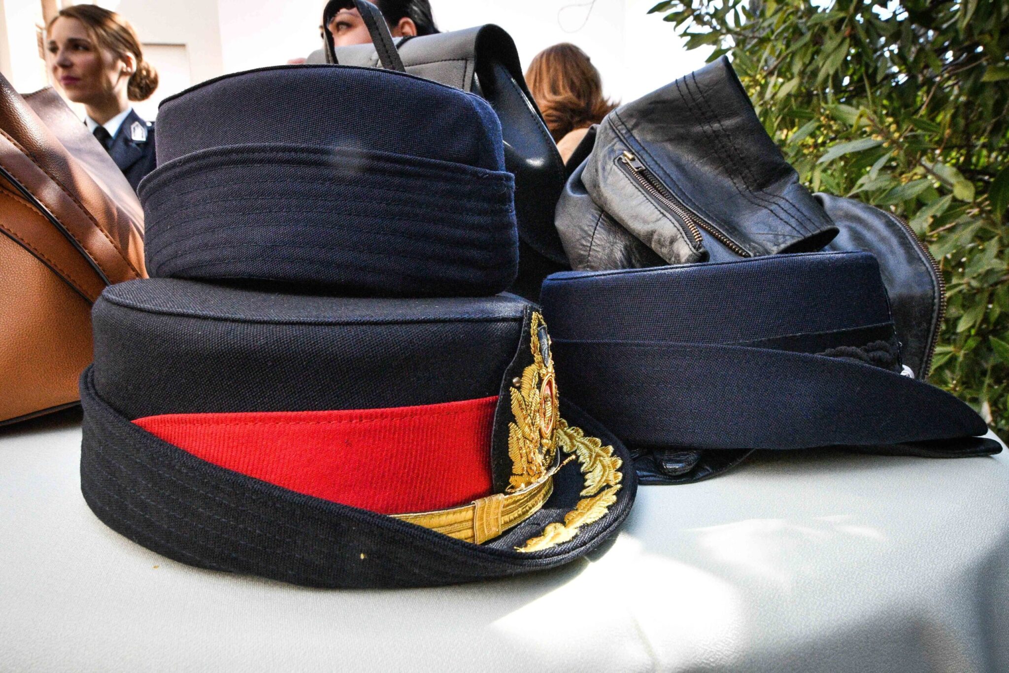 Στρατολογούσε ανήλικα κορίτσια για να κλέβουν τσάντες στο κέντρο της Αθήνας