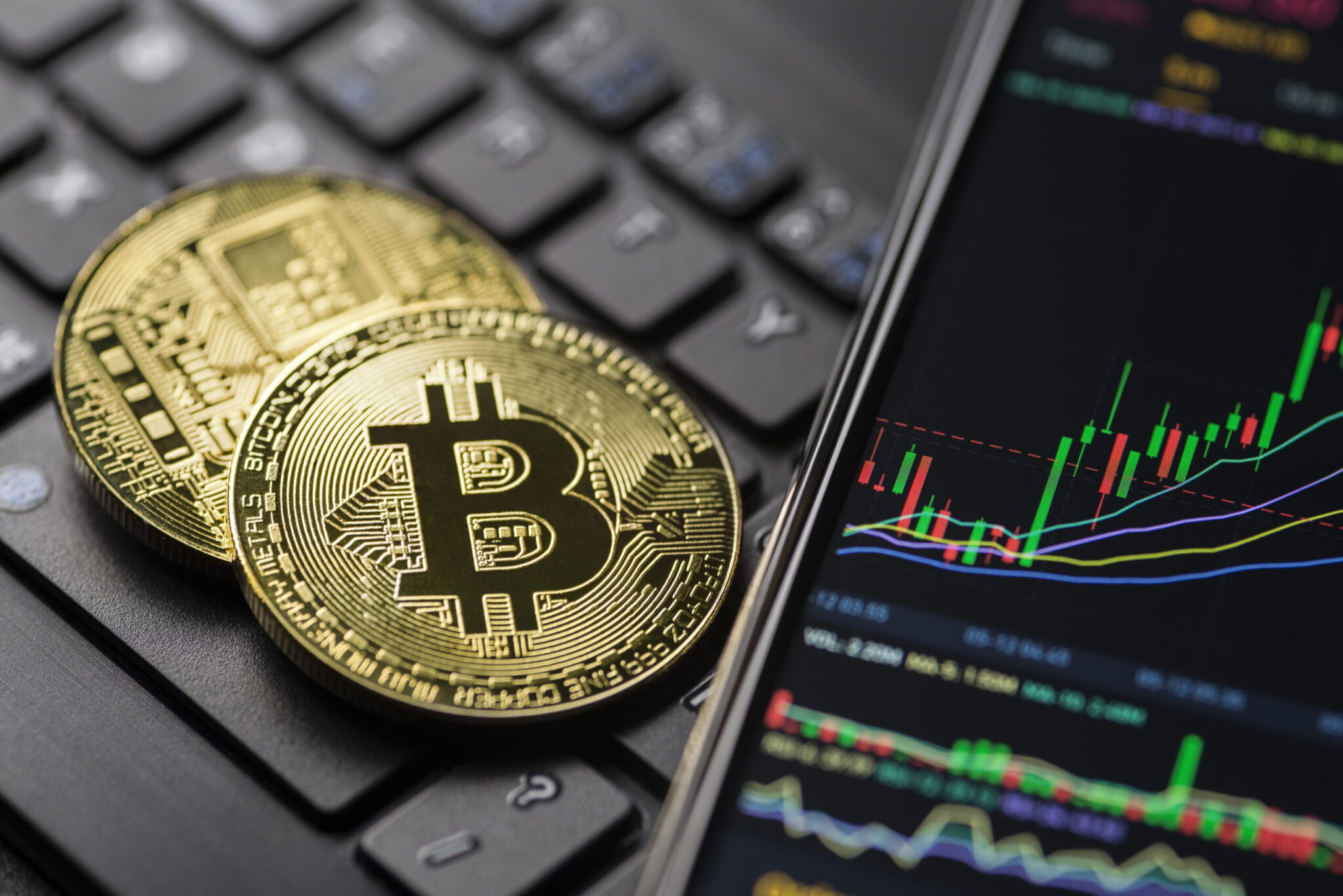 Σε «ελεύθερη πτώση» το bitcoin: Χάθηκαν 900 δισ. δολάρια από την αγορά κρυπτονομισμάτων