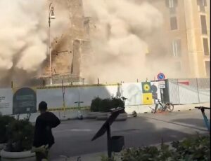 Ρώμη: Κατέρρευσε τμήμα του μεσαιωνικού «Πύργου των Κόμηδων» κοντά στο Κολοσσαίο – Τραυματίστηκαν 4 εργάτες (Βίντεο)