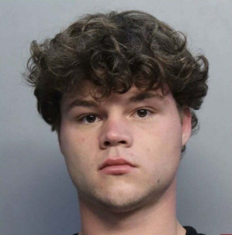 Σοκ στο Μαϊάμι: Συνελήφθη ο YouTuber Τζακ Ντόχερτι με ναρκωτικά στη μέση του δρόμου ενώ τραβούσε βίντεο! (βίντεο)