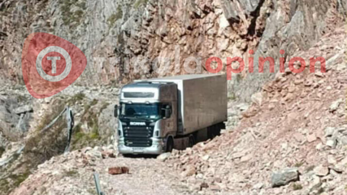 Οδηγός νταλίκας πήρε λάθος στροφή και εγκλωβίστηκε σε χωματόδρομο στα Τρίκαλα (Εικόνες)