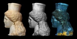 Τύμβος Καστά, ταφικό μνημείο. Κεφάλι ανατολικής Σφίγγας, ψηφιακή σύνθεση τριών διαφορετικών τεχνικής φωτογράφησης (ορατό, υπεριώδες φάσμα και φθορισμός υπό υπεριώδη ακτινοβολία). Φωτο Χρίστος Σιμάτος