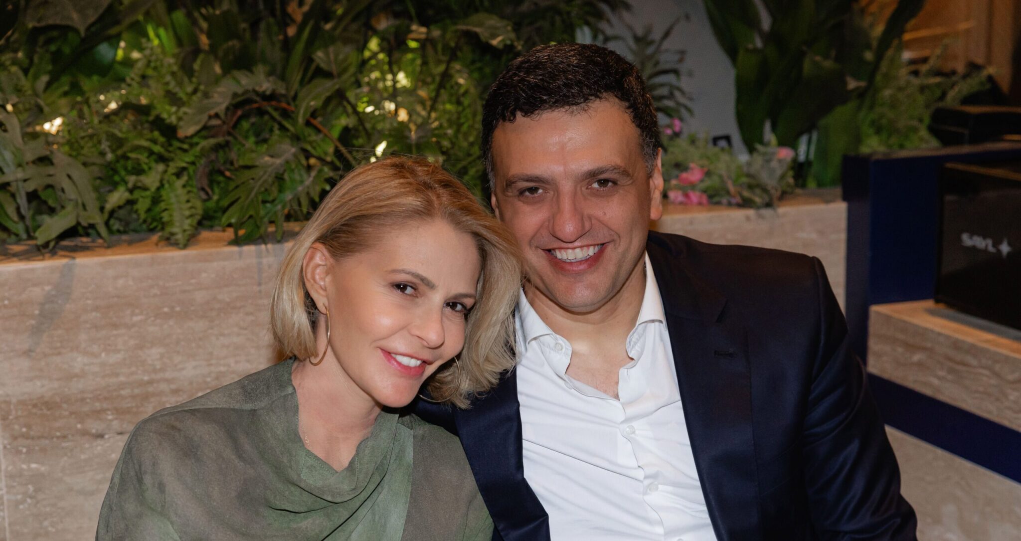 Μπαλατσινού- Κικίλιας: Χριστουγεννιάτικη εμφάνιση με τα παιδιά τους (φωτογραφίες)