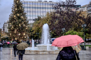 Καιρός - Φωτογραφία Αρχείου κατά την διάρκεια βροχόπτωσης στο κέντρο της Αθήνας