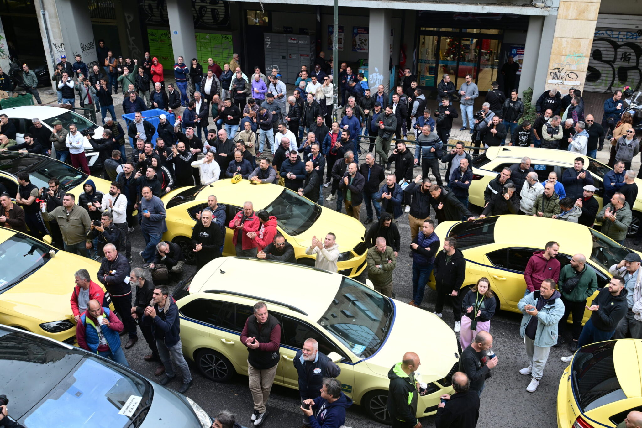 Απεργία ταξί: Ανακοινώθηκε παράταση έως τα ξημερώματα του Σαββάτου