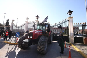 Συλλαλητήριο αγροτών και κτηνοτρόφων στο λιμάνι της Θεσσαλονίκης, Παρασκευή 12 Δεκεμβρίου 2025. (ΡΑΦΑΗΛ ΓΕΩΡΓΙΑΔΗΣ/EUROKINISSI)