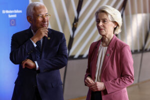 Η πρόεδρος της Ευρωπαϊκής Επιτροπής Ούρσουλα φον ντερ Λάιεν και ο πρόεδρος του Ευρωπαϊκού Συμβουλίου Αντόνιο Κόστα πηγή Reuters