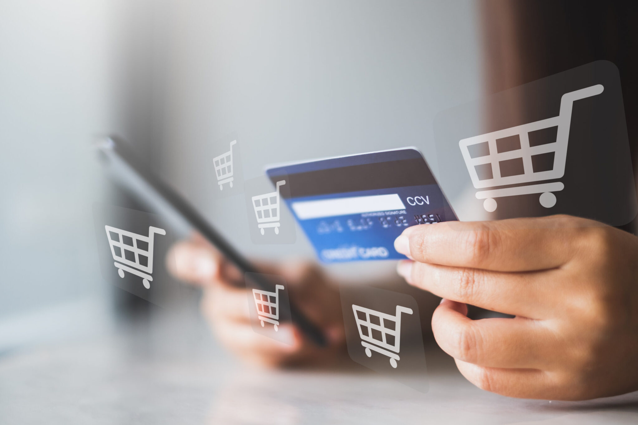 Η απάτη που δεν βλέπεις: Πώς κλέβουν την τραπεζική σας κάρτα χωρίς καν να την αγγίξουν