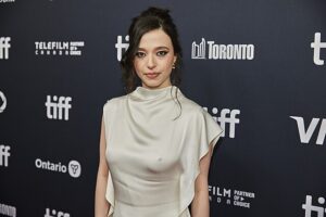 Με έμπνευση από την «Μάσκα του Κόκκινου Θανάτου» του Έντγκαρ Άλαν Πόε και πρωταγωνίστρια την Μάικι Μάντισον