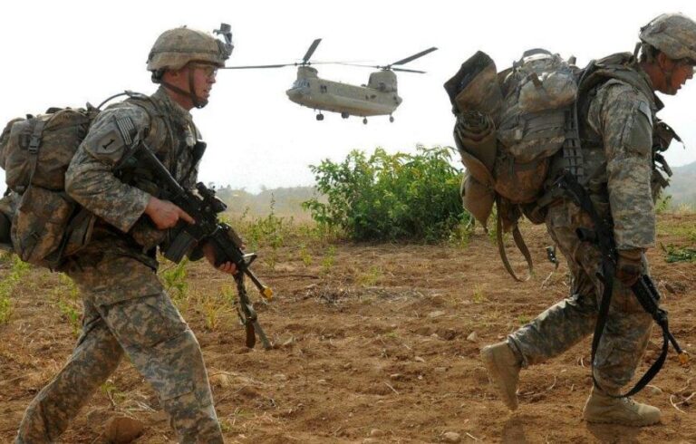 «Γυμνός ιμπεριαλισμός»: η επέμβαση Τραμπ στη Βενεζουέλα ξυπνά τα παλιά φαντάσματα της ηπείρου (Βίντεο)