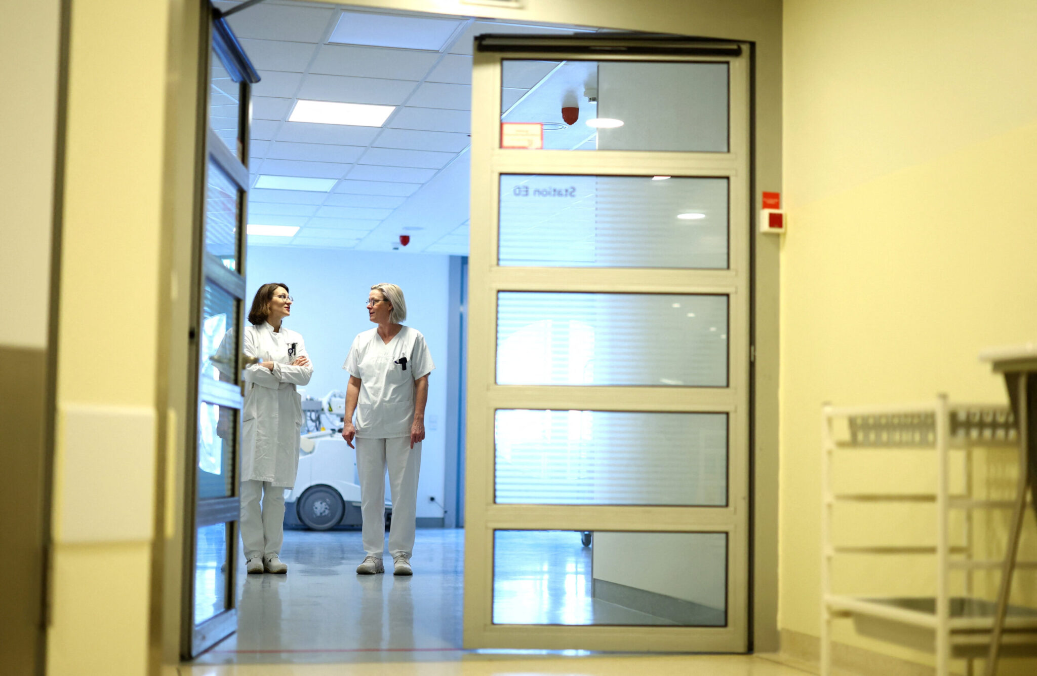 Data analysis: Μισθοί γιατρών ανά χώρα – Με ποια ευρωπαϊκή χώρα κινείται “στα ίσια” η Ελλάδα – Δύο χώρες που δεν περιμέναμε ψηλότερα από εμάς – Και το “φακελάκι”;