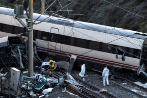 REUTERS- Σύγκρουση τρένων στην Ισπανία
