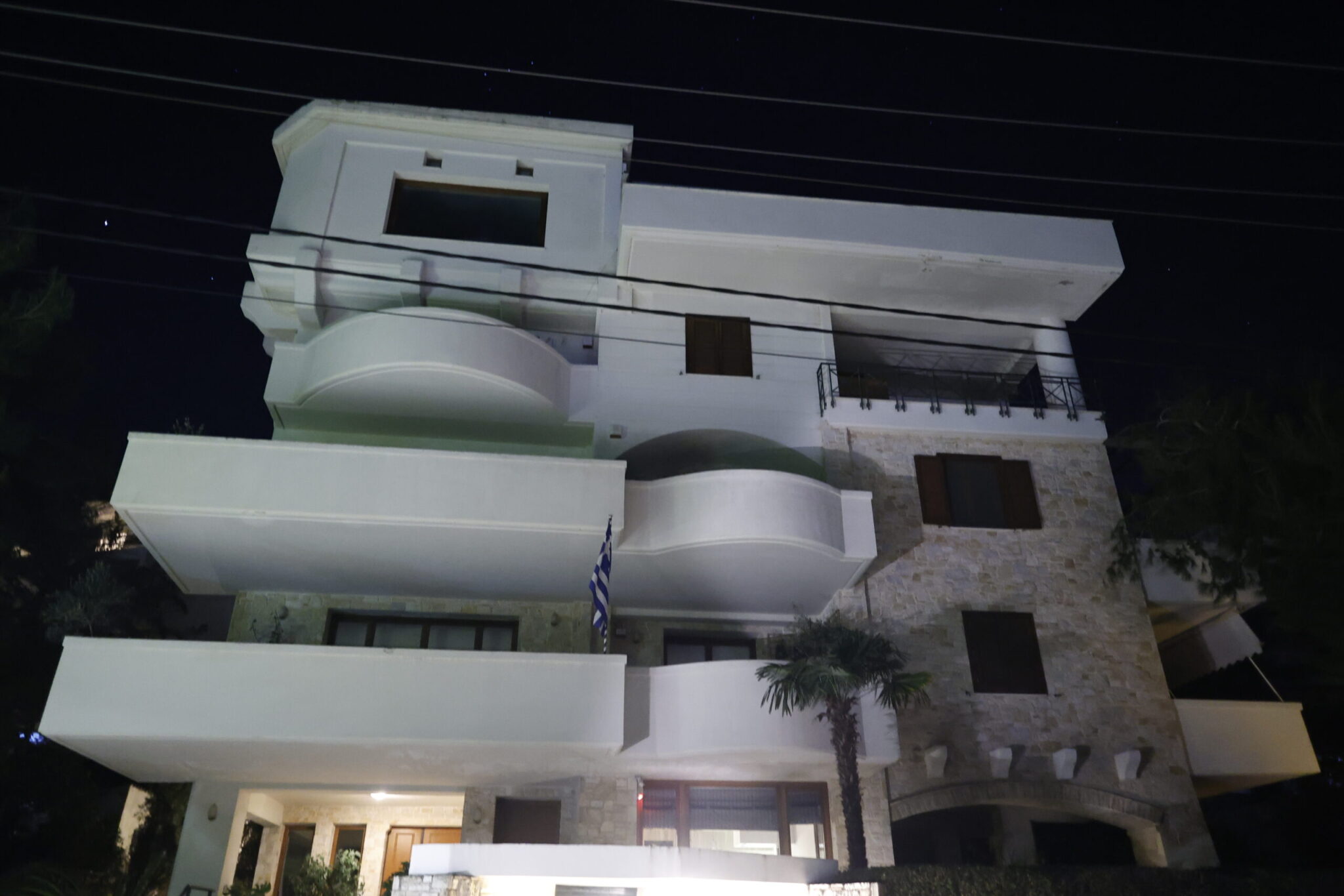 Τραγωδία στη Βάρη: Νεκροί δύο εργάτες μετά από ηλεκτροπληξία