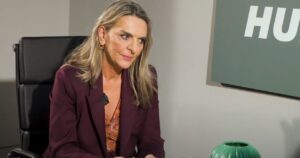 Η Πέτη Πέρκα απαντά στον σύμβουλο έκδοσης της HuffPost Τέρενς Κουίκ και στον Αντώνη Φουρλή