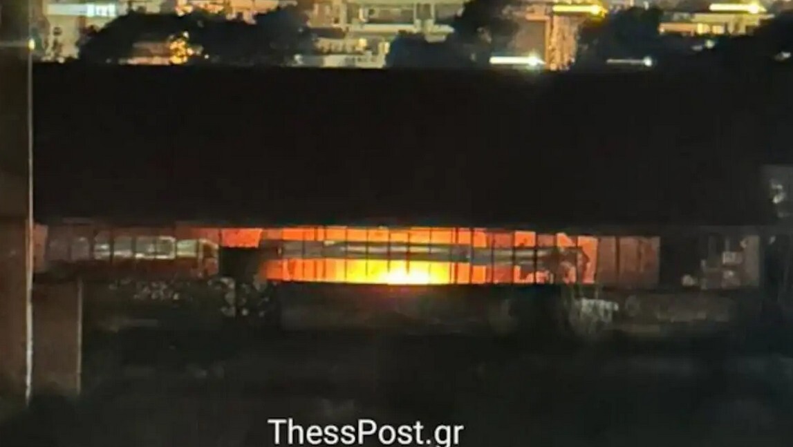 Φωτιά στην ιστορική κεραμοποιία «Αλλατίνη» στην Θεσσαλονίκη