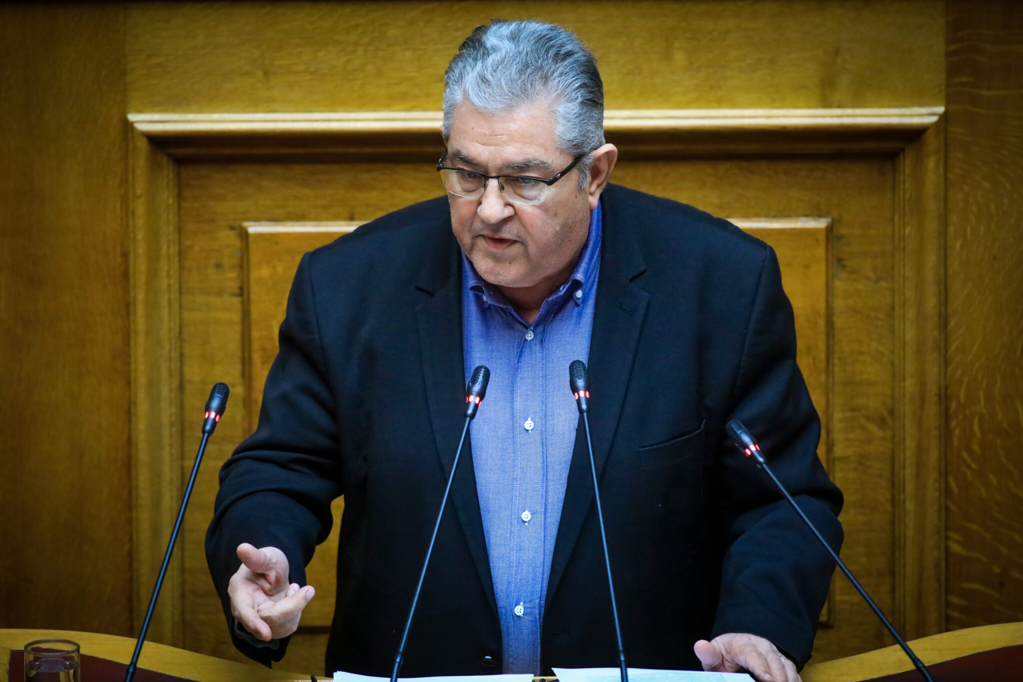 Βουλή: Σφοδρή επίθεση Κουτσούμπα σε κυβέρνηση και Παναγόπουλο – «Εν κρυπτώ διαπραγμάτευση με ελεγχόμενο για οικονομικά εγκλήματα, δεσμεύει τα εκατομμύρια των εργαζομένων» 