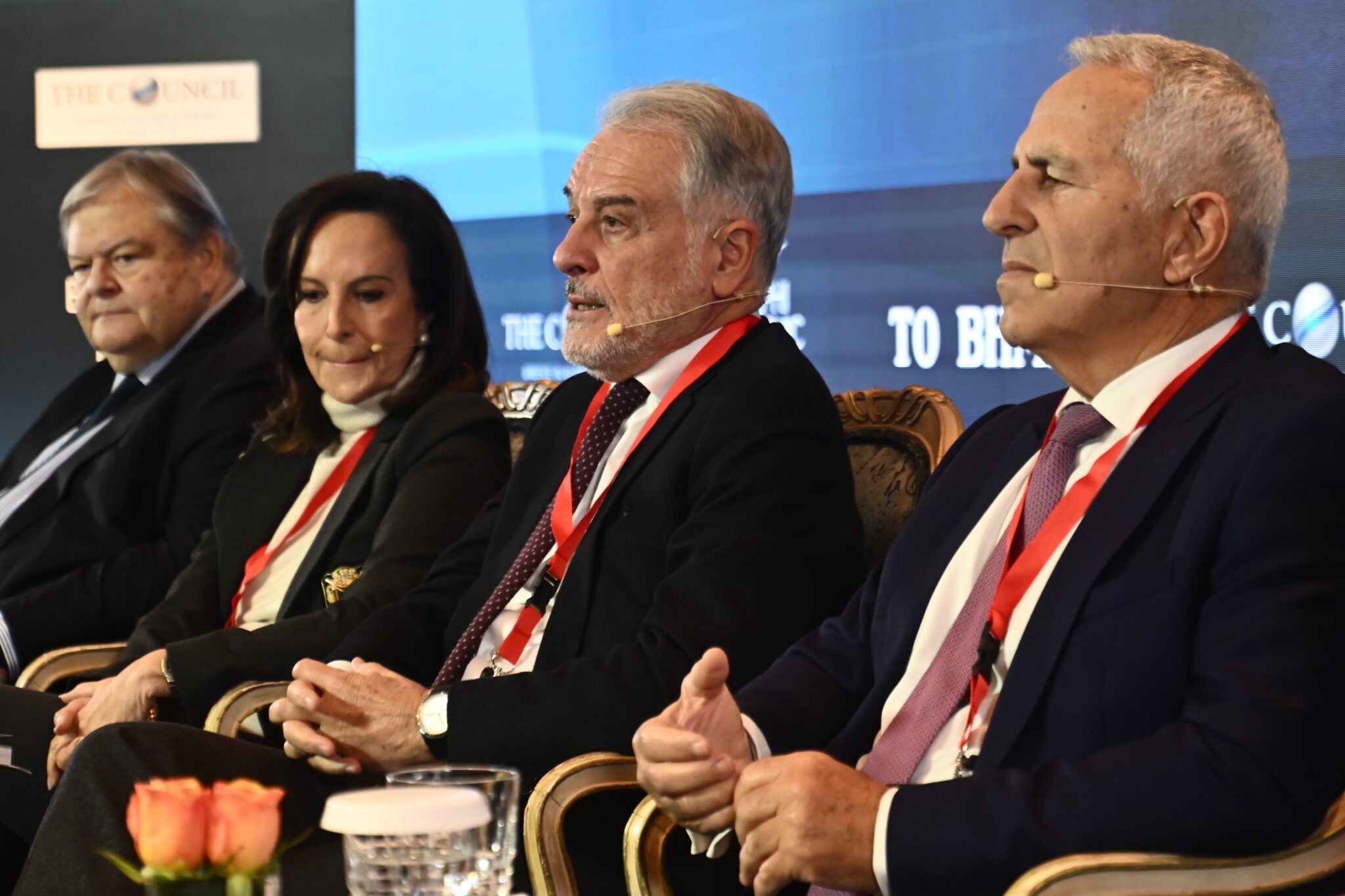 “Ανοιχτές θάλασσες” στην κατεύθυνση του ΠΑΣΟΚ για τον Ευάγγελο Αποστολάκη – “Και ο Κωνσταντίνος Καραμανλής δέχθηκε κριτική όταν πήγε στον Ετσεβίτ, αλλά πρέπει να γίνεται διάλογος” (βίντεο)