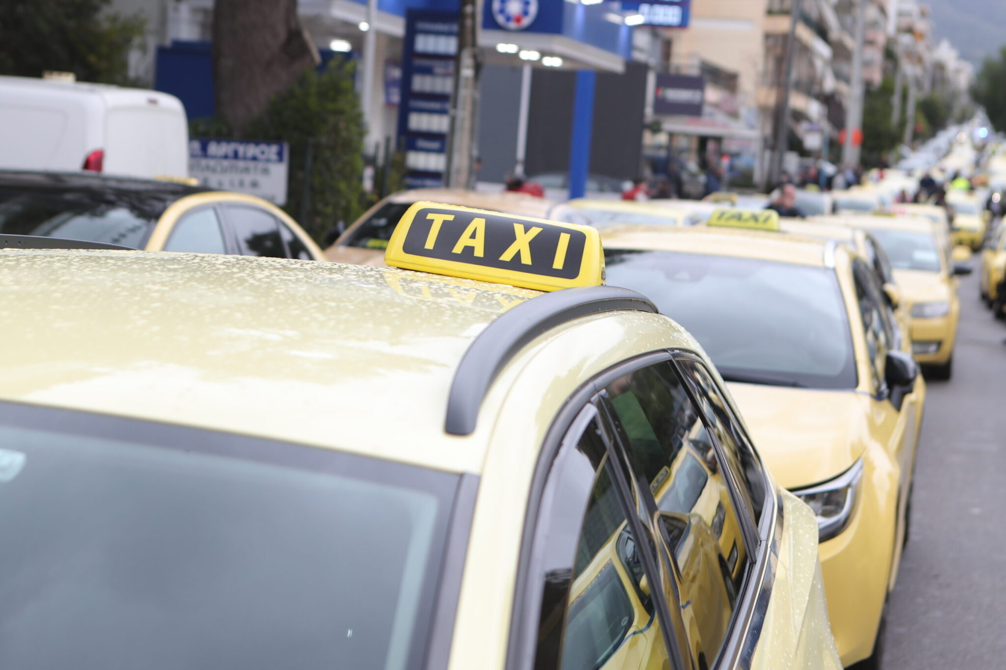 Απεργία ταξί: Χωρίς αποτέλεσμα η συνάντηση με Κυρανάκη – Το ΣΑΤΑ προαναγγέλλει «μαραθώνιο» κινητοποιήσεων (βίντεο)