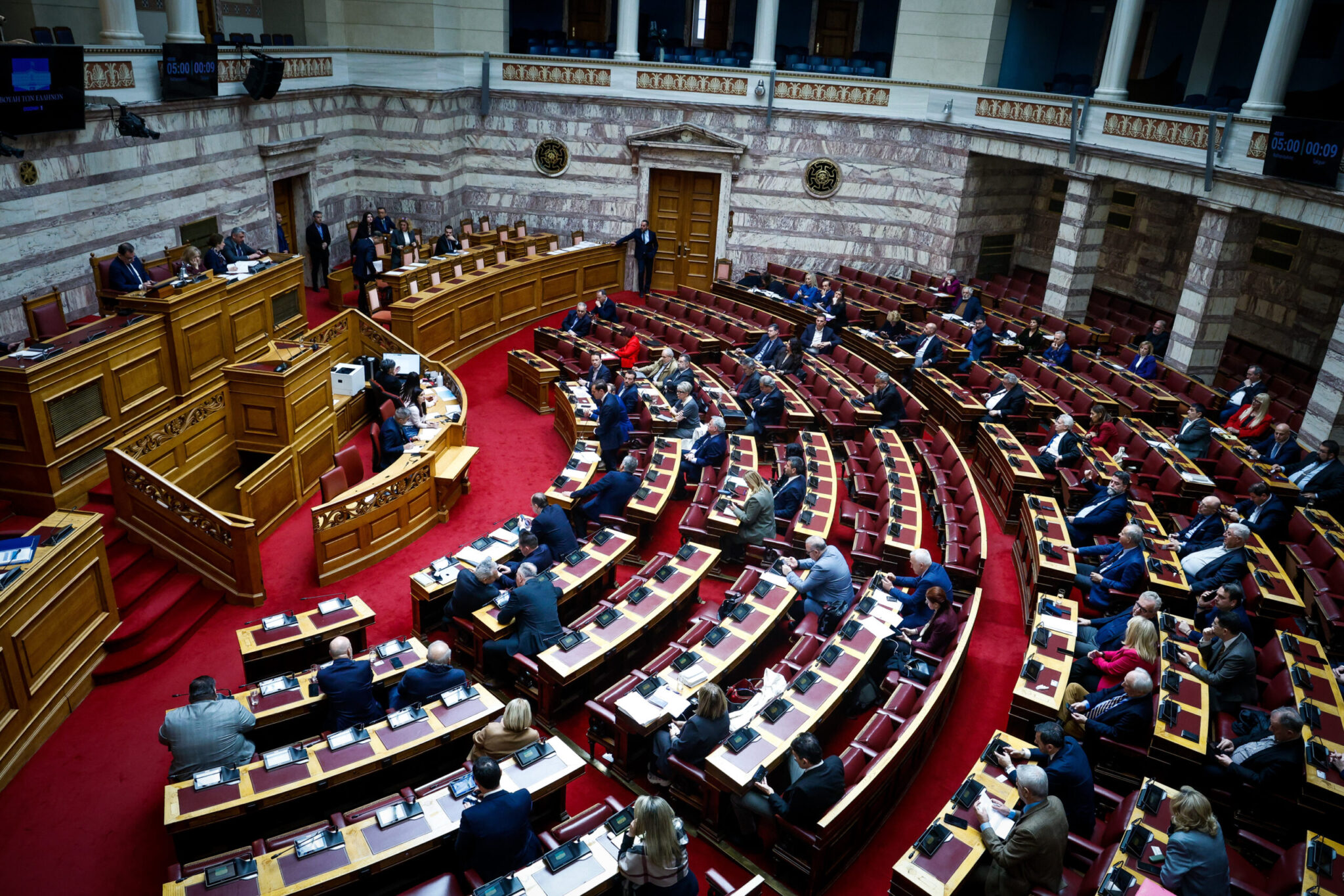 Η ένταση στη Νίκαια φέρνει «φουρτούνες»: Η μάχη χαρακωμάτων, οι κατηγορίες της Ζωής και το «δεν θα τσακωθώ μαζί της» του Άδωνη 