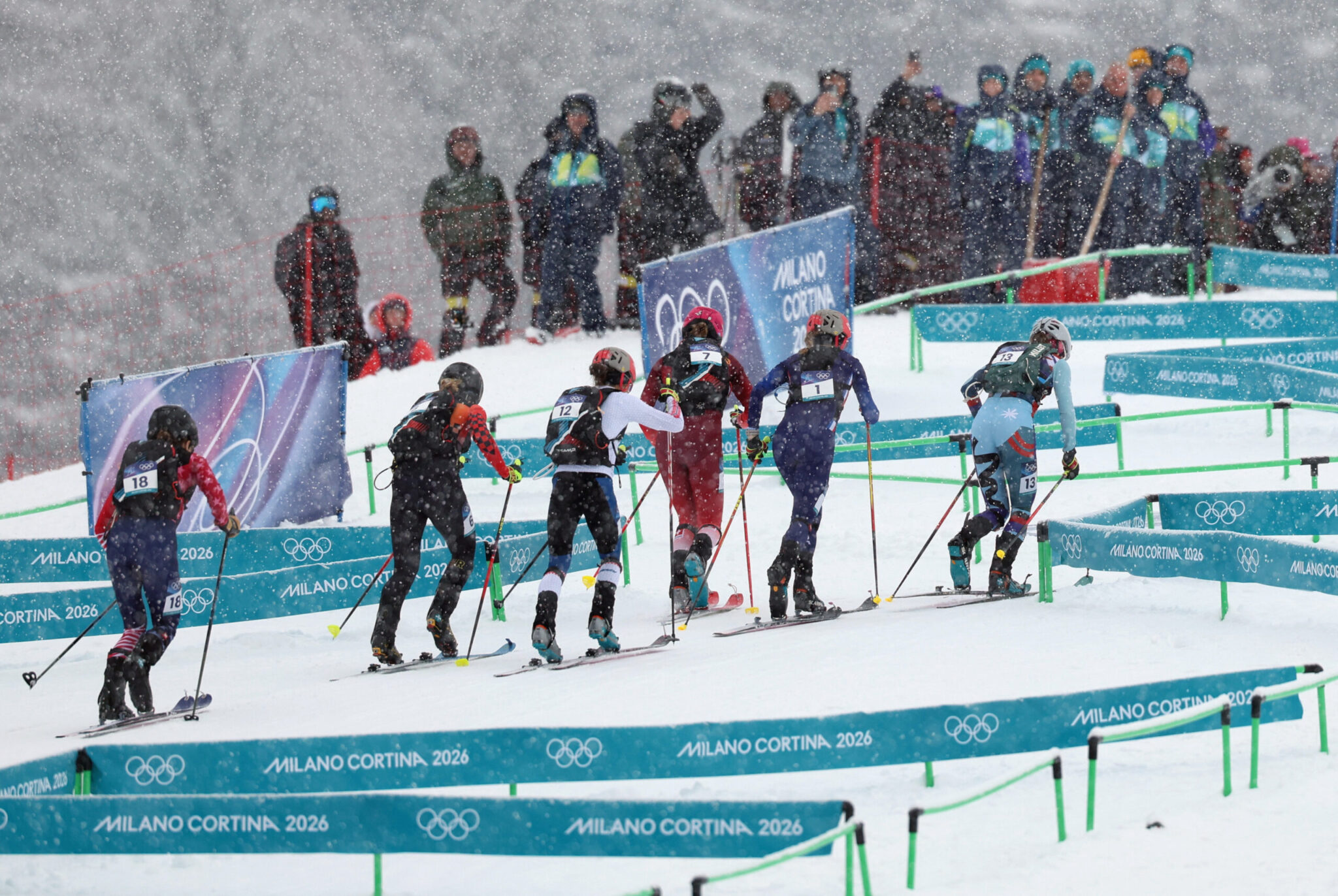 Χειμερινοί Ολυμπιακοί Αγώνες: Λυκόσκυλο εισβάλει σε πίστα σκι – Τερματίζει με εντυπωσιακό σπρίντ (Βίντεο)