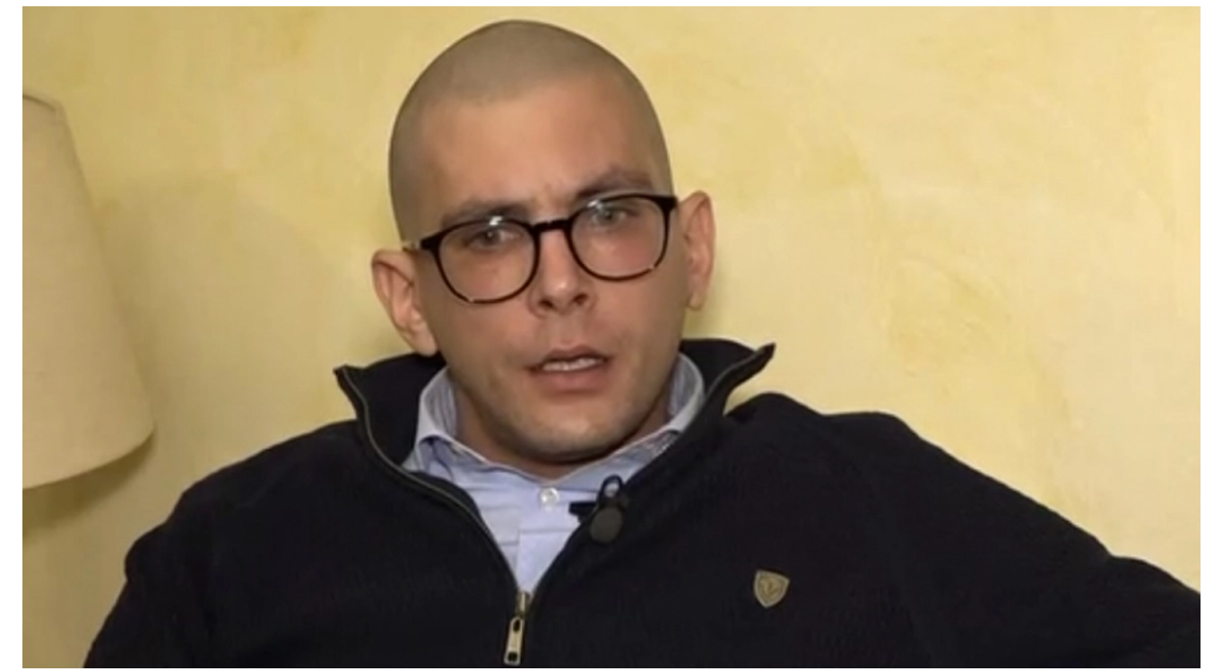 Δήμαρχος Άη Στράτη: «Οι γιατροί μου είπαν ότι πρέπει να παραμείνω εδώ ώστε να πατήσουμε τον καρκίνο» – Στην Αθήνα για θεραπείες (Βίντεο)