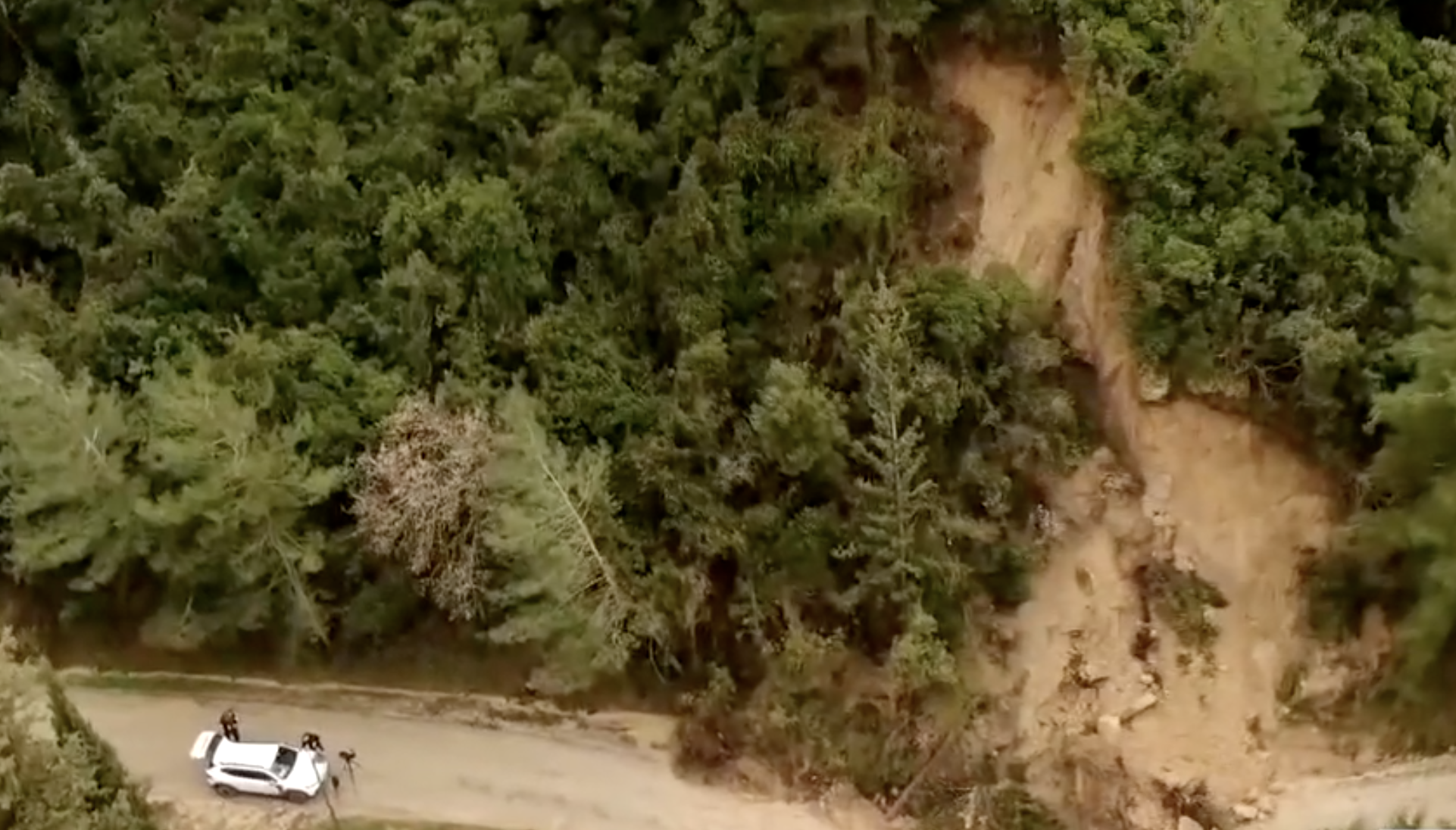 Κακοκαιρία: Εκτεταμένα προβλήματα σε Ήπειρο, Κέρκυρα, Λέσβο, Τρίπολη – Κυκλοφοριακές ρυθμίσεις λόγω κατολισθήσεων (βίντεο)