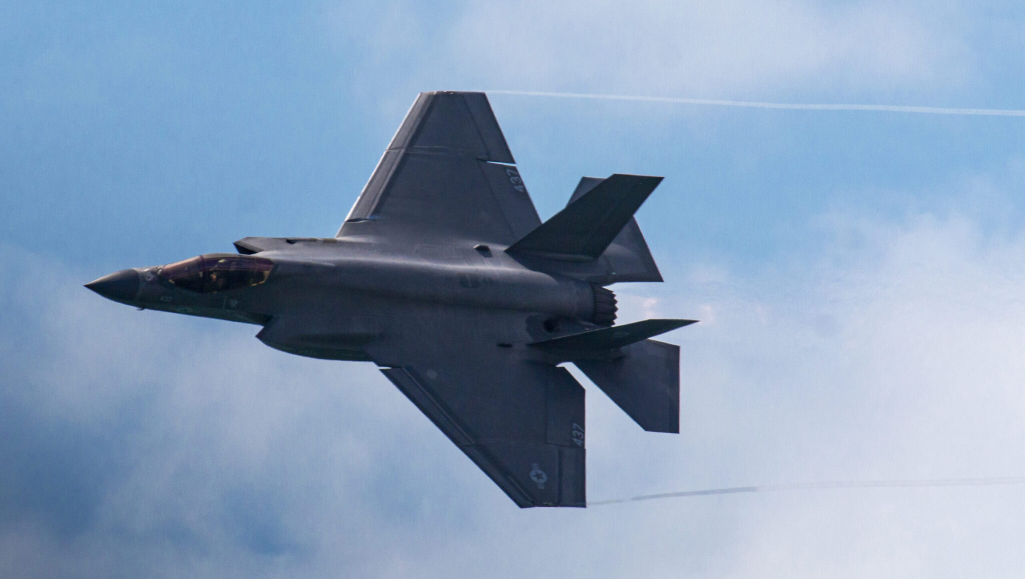 Βρετανός πιλότος F-35 εξηγεί πώς κατέρριψε drones στην Κύπρο – Το γιόρτασε με κυπριακή μπύρα