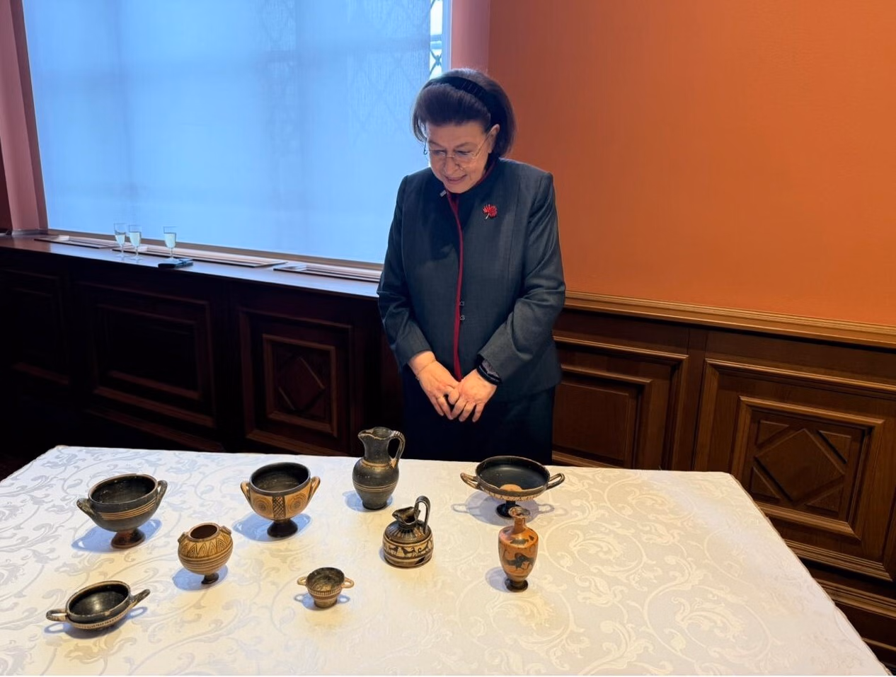 Επαναπατρίζονται εννέα αρχαία αγγεία: Από τη Βουδαπέστη στην αργολική γη