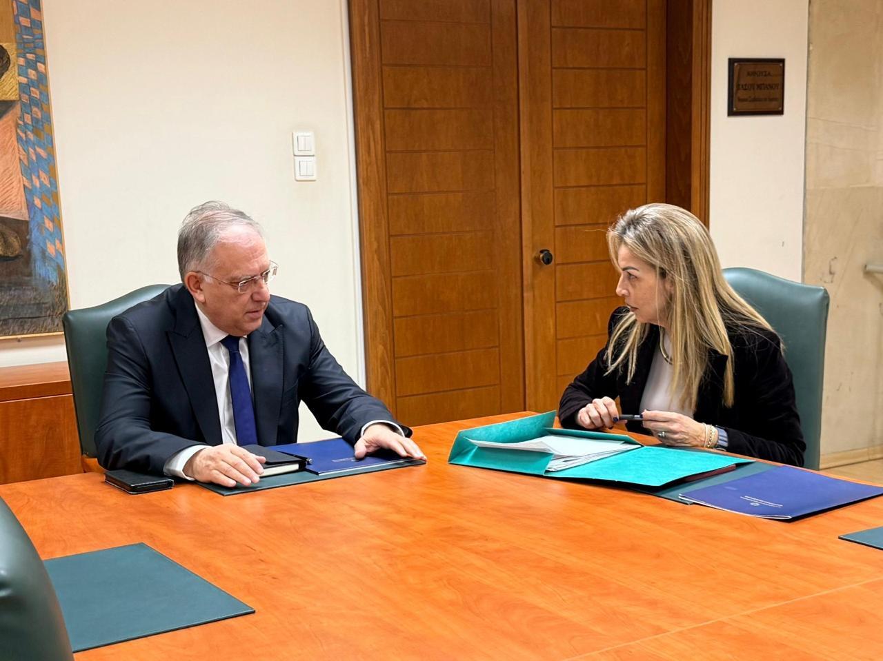 Διαβεβαιώσεις για επάρκεια στην αγορά εν μέσω διεθνούς κρίσης – Μήνυμα κατά της αισχροκέρδειας από Υπουργείο Ανάπτυξης και Ανεξάρτητη Αρχή