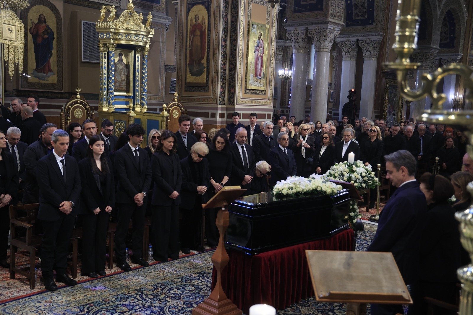 Μαρινέλλα: Η Ελλάδα αποχαιρέτησε με συγκίνηση τη μεγάλη κυρία του ελληνικού τραγουδιού (φωτό)