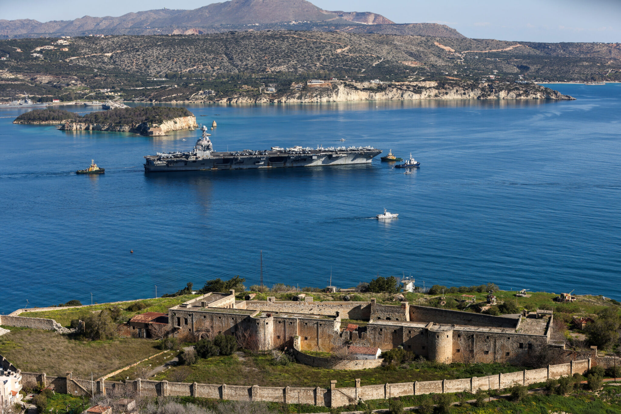 Σχέδιο «Σκορπιός της ερήμου» της ΕΥΠ: Ερωτευμένα ζευγάρια, σερβιτόροι και μυστικοί πράκτορες σε επιφυλακή γύρω από τις βάσεις των ΗΠΑ (βίντεο)