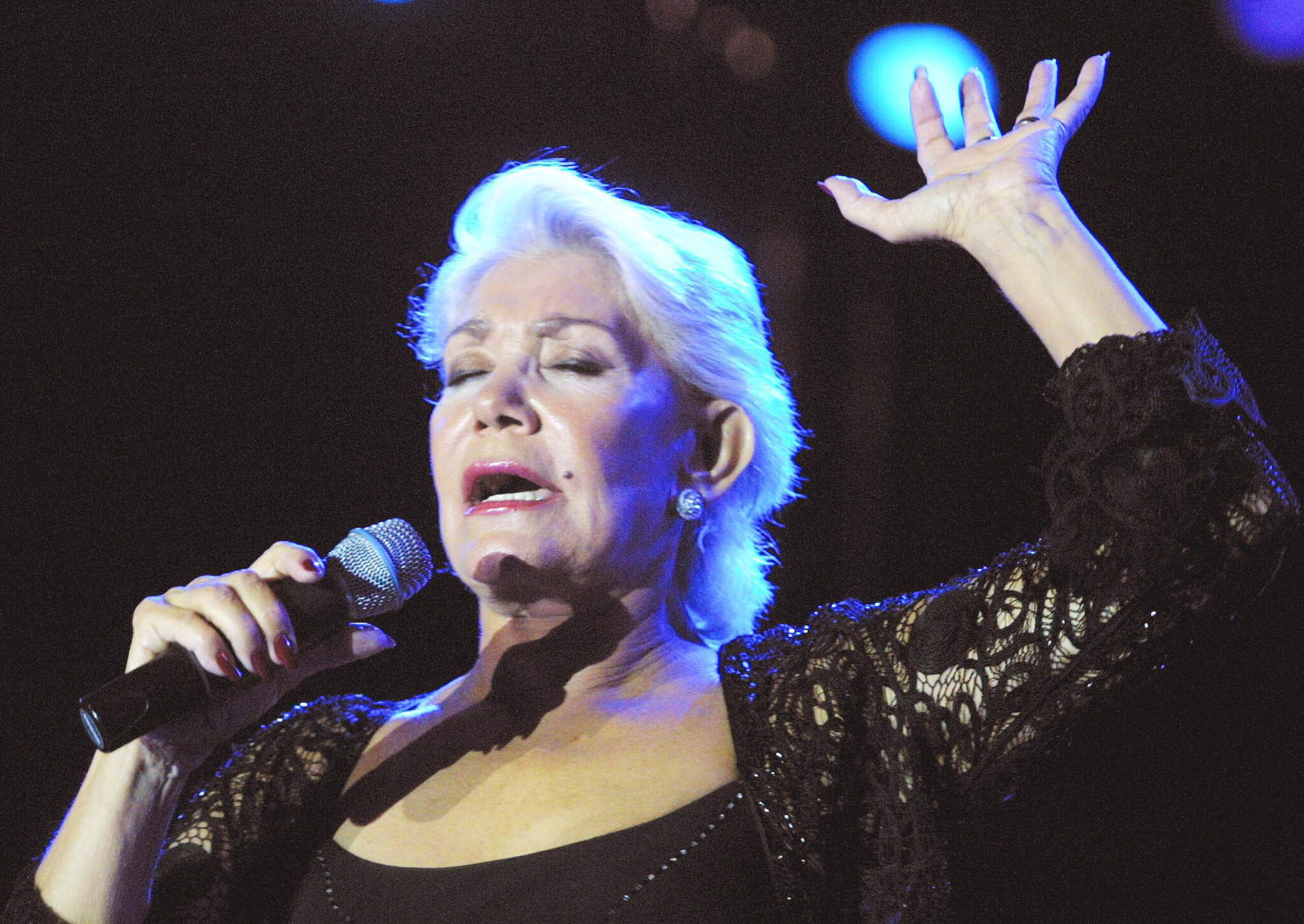 Το «αντίο» των καλλιτεχνών στην Μαρινέλλα, τη μεγάλη κυρία του ελληνικού τραγουδιού – «Καλό ταξίδι στο φως»