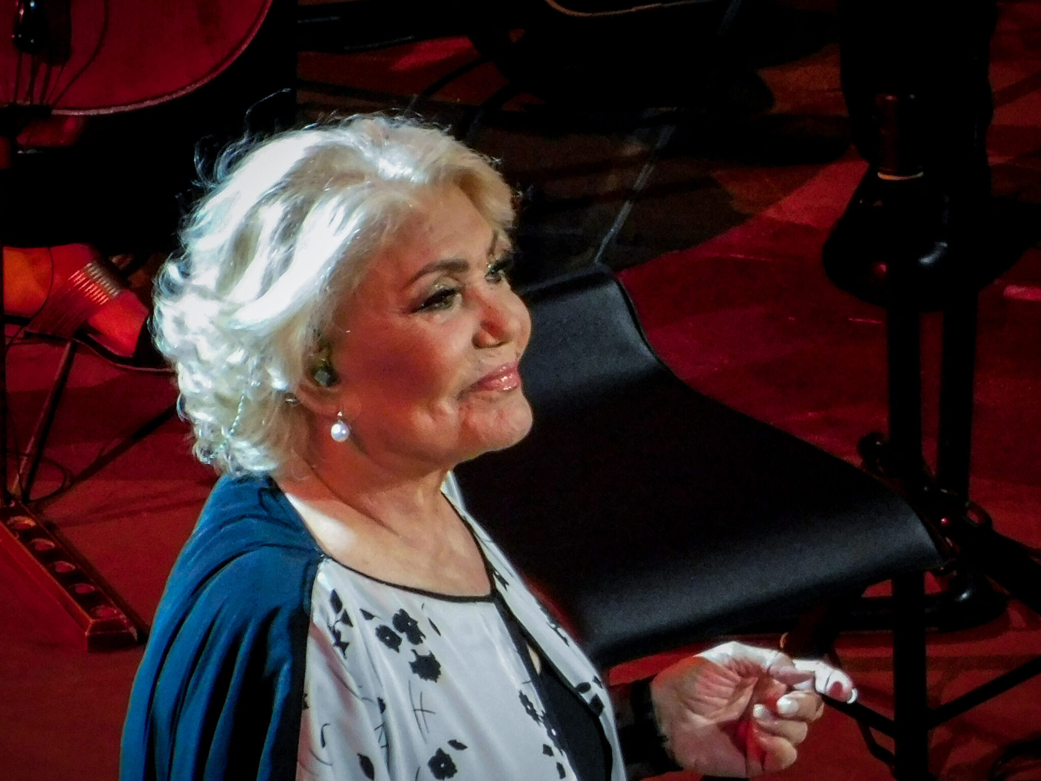 Μαρινέλλα: «Η Χάρις Αλεξίου μαζί με τον Γιώργο Νταλάρα θα πούνε τους επικήδειους» (βίντεο)  