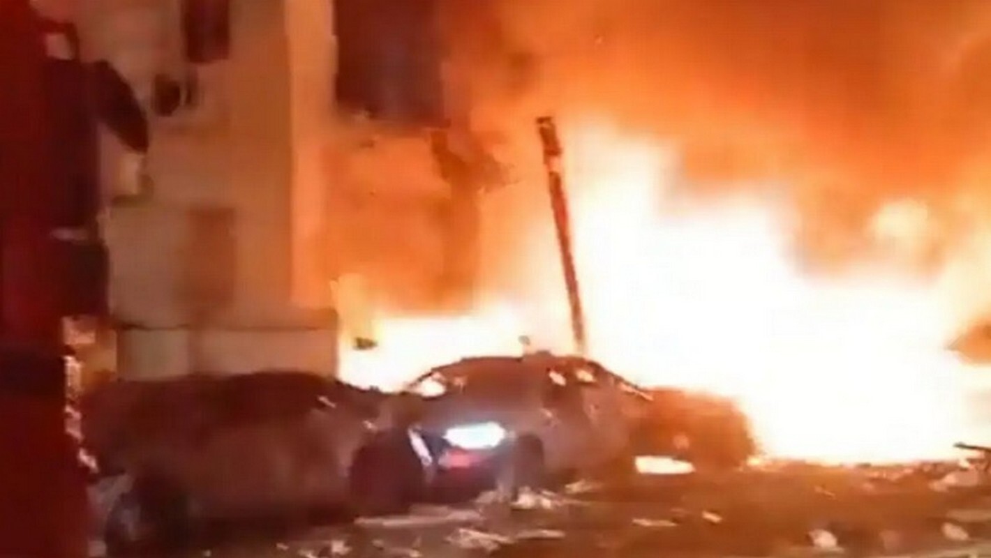 Η στιγμή που ο ιρανικός πύραυλος έπεσε στο Τελ Αβίβ – Δεκάδες τραυματίες (βίντεο)