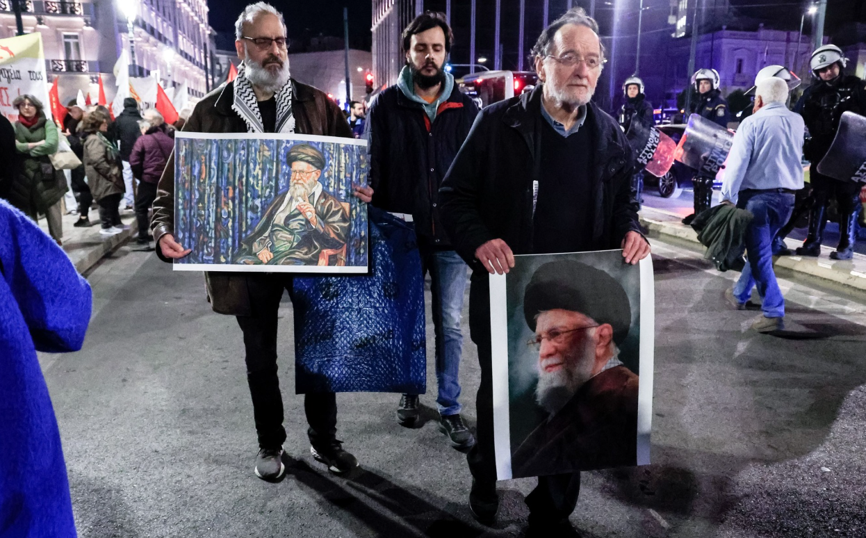 Λαφαζάνης: Από τη δραχμή στον Χαμενεΐ – «Δεν είναι ΑΙ» βεβαιώνει με οργή ο φωτορεπόρτερ