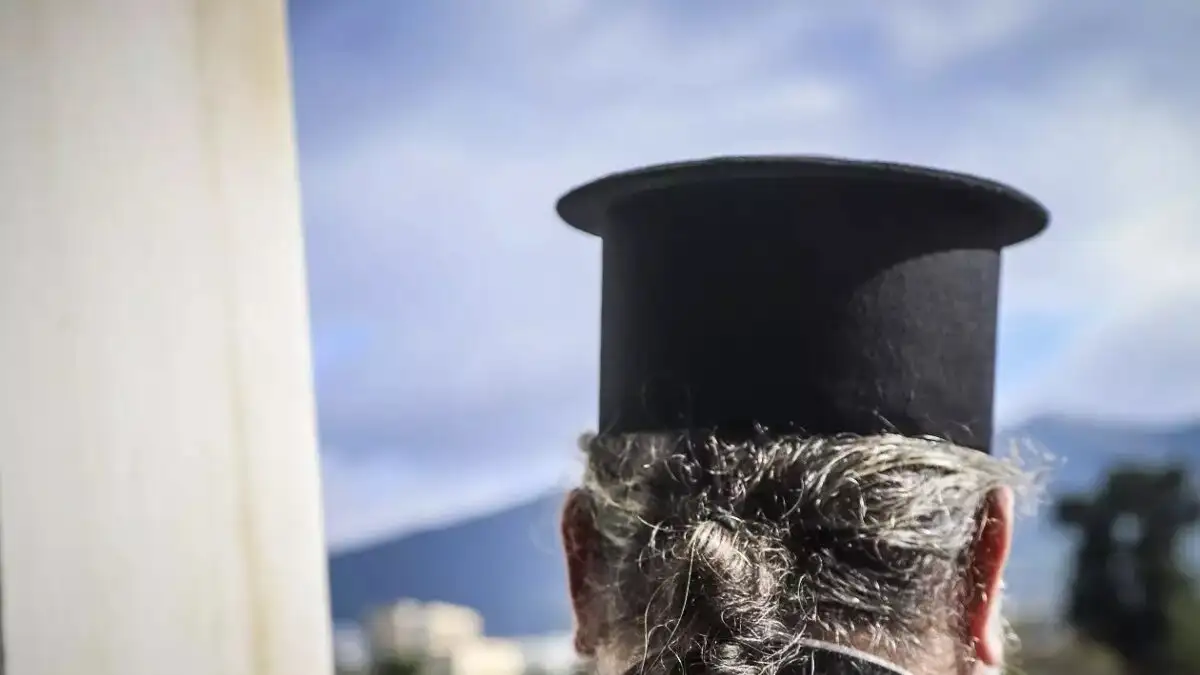 Τρίκαλα: Παπάς και παπαδιά «αρπάχτηκαν» -Πήγαν στο αστυνομικό τμήμα