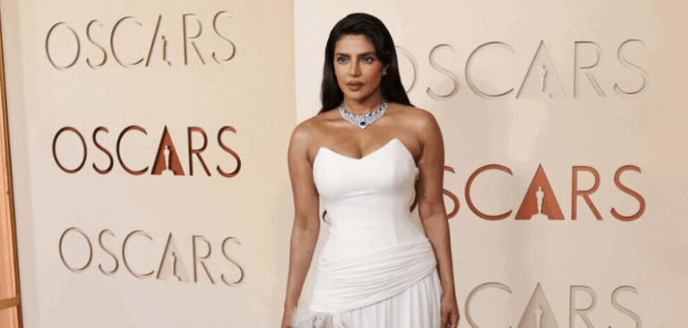 Χαμός στα social media με την Πριγιάνκα Τσόπρα: Κατηγορίες ότι πληρώνει άτομα για να της ζητούν αυτόγραφα (Βίντεο)