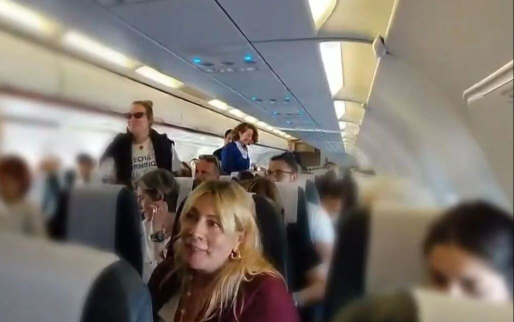 Σμαράγδα Καρύδη και Γιώργος Καπουτζίδης επέστρεψαν με πτήση επαναπατρισμού – Είχαν πάει διακοπές στη Σρι Λάνκα (Βίντεο)