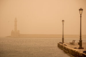 EUROKINISSI - Αφρικανική σκόνη στα Χανιά