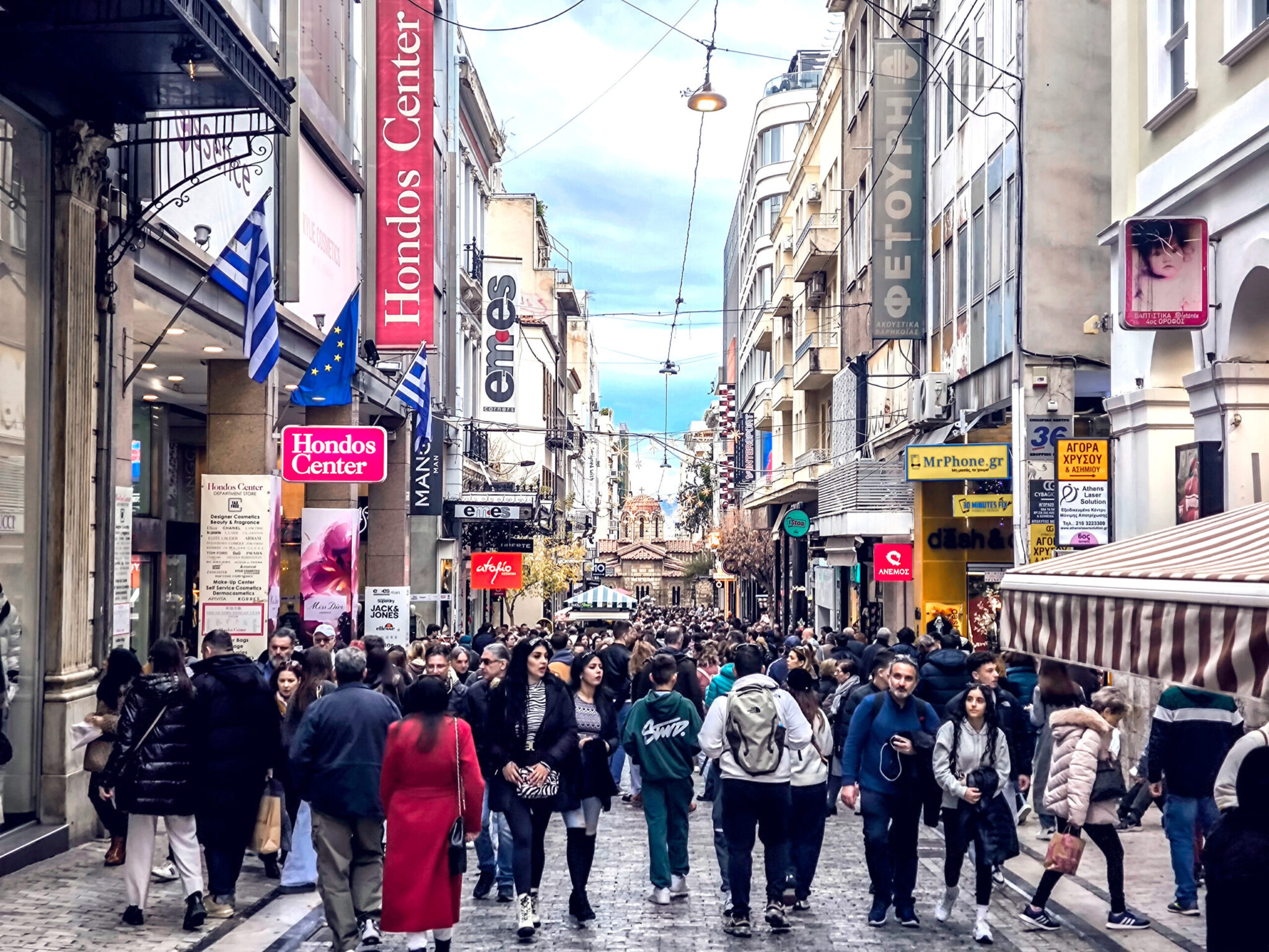 Πρωτομαγιά 2026: Τι ισχύει για μαγαζιά και σούπερ μάρκετ – Πώς πληρώνεται η αργία