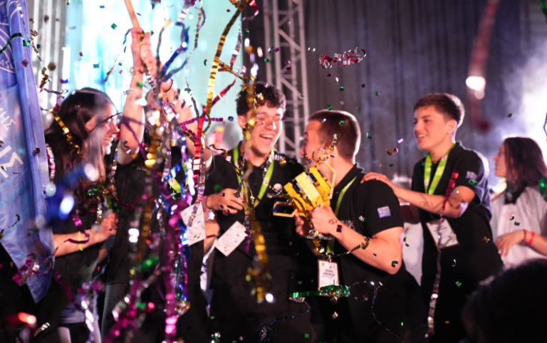 Η πιο αισιόδοξη εικόνα για το μέλλον της Ελλάδας δεν έρχεται από ενήλικους