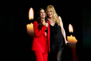 Οι δύο πρωταγωνίστριες στο CinemaCon 2026, Λας Βέγκας, όπου προβλήθηκε για πρώτη φορά το τρέιλερ του σίκουελ. Φωτογραφία Reuters