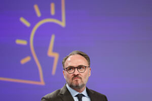 Ο Ευρωπαίος Επίτροπος Ενέργειας Νταν Γιόργκενσεν κατά τη διάρκεια της συνέντευξης Τύπου σχετικά με τον πόλεμο στο Ιράν και τις επιπτώσεις του στην ενεργειακή ασφάλεια της ΕΕ, στις Βρυξέλλες του Βελγίου, στις 22 Απριλίου 2026. REUTERS/Omar Havana