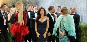 Στιγμιότυπο από το φετινό Met Gala.