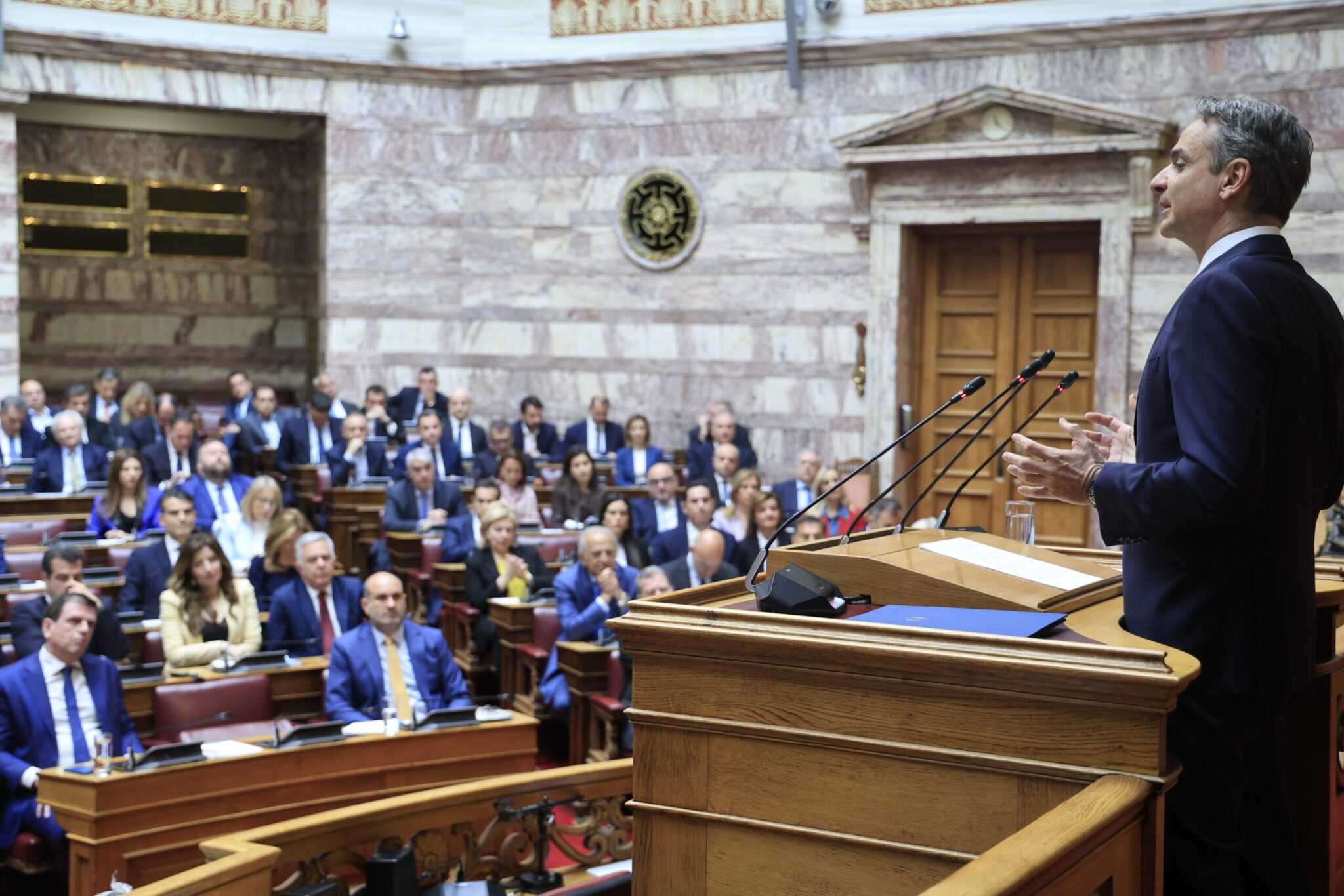 Μητσοτάκης προς ΚΟ ΝΔ: Ολοι να ιδρώσουμε τη φανέλα, ιδίως οι υπουργοί – «Καρφιά» Άδωνι για υπουργούς που απουσιάζουν και Βορίδης κατά Κοβέσι – Προεκλογικές «αγωνίες» βουλευτών