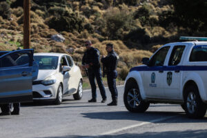 Αστυνομικό μπλόκο στα Βορίζια Ηρακλείου μετά την ένοπλη συμπλοκή που άφησε πίσω της δύο νεκρούς και πολλούς τραυματίες, Δευτέρα 3 Νοεμβρίου 2025 - Πηγή: EUROKINISSI