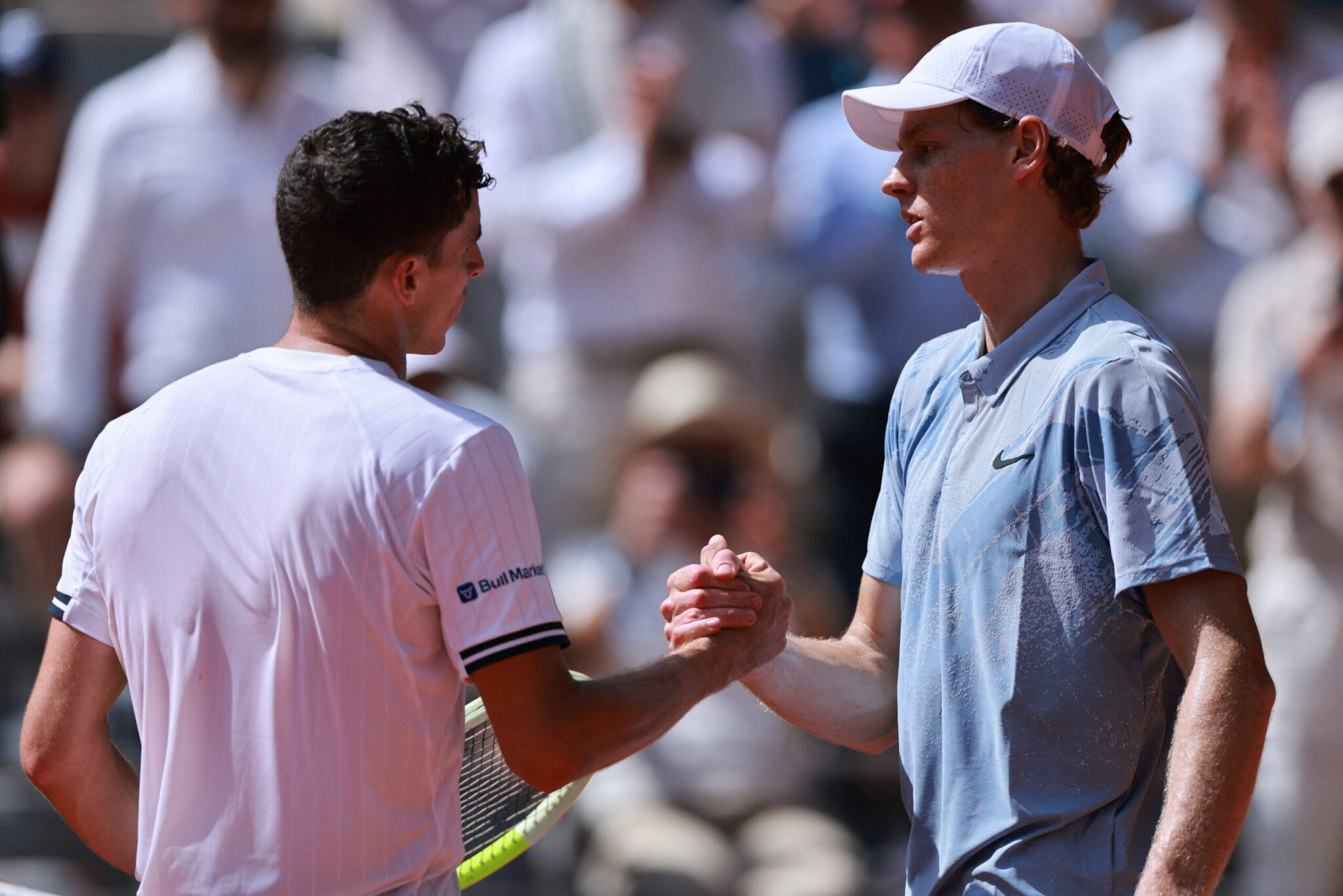 «Βόμβα» στο Roland Garros: Αποκλείστηκε στο β’ γύρο από τον Σερούντολο ο Σίνερ!