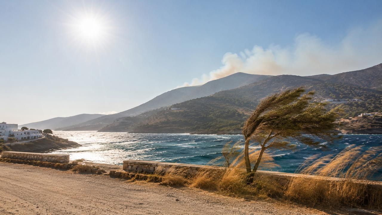 Καιρός απόψε: Μελτέμια, ζέστη, υψηλός κίνδυνος φωτιάς – Οι προγνώσεις για Δευτέρα και μέχρι την Παρασκευή – Έρχονται καταιγίδες