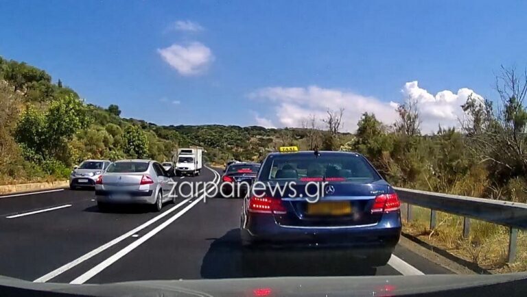 ΣΟΚ στο ΒΟΑΚ – Μπήκε στο αντίθετο ρεύμα σε διπλή διαχωριστική για να κάνει προσπέραση – Γλίτωσαν «στο τσακ» τo τροχαίο (βίντεο)