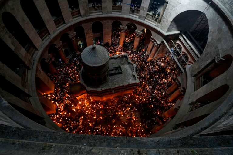 Νέα ευρήματα κάτω από τον Ναό της Αναστάσεως στην Ιερουσαλήμ «δείχνουν» το τοπίο όπου τάφηκε ο Ιησούς